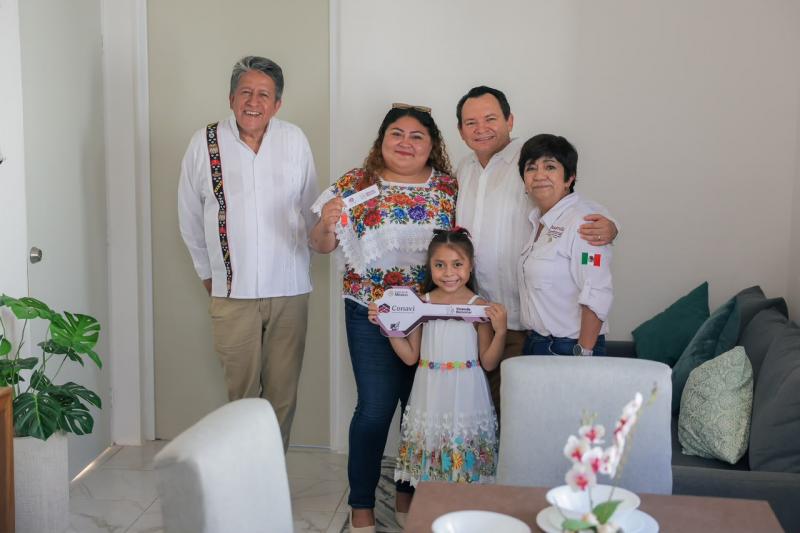 Coordinación con el Gobierno de México impulsa 10 mil viviendas con certeza patrimonial en Yucatán