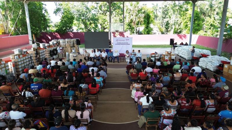 Apoyos por más de 11.2 mdp benefician a 700 productoras y productores del campo