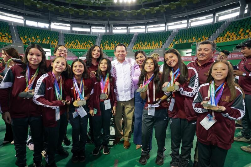 Renacimiento Maya reconoce talento de sus jóvenes deportistas de alto rendimiento con estímulos por 5.8 mdp