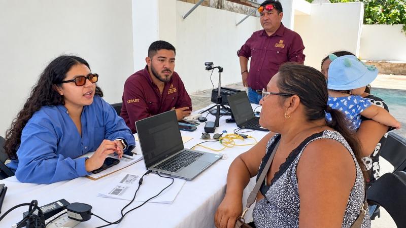 Renacimiento Maya acerca servicios de salud y trámites a la comunidad pesquera de Telchac Puerto