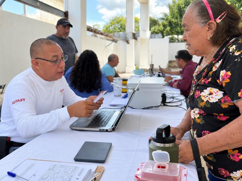 Renacimiento Maya acerca servicios de salud y trámites a la comunidad pesquera de Telchac Puerto