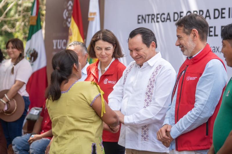 Cumple Renacimiento Maya con obras de agua potable y saneamiento en Tekax