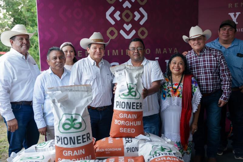Renacimiento Maya le cumple a productoras y productores del sur con infraestructura apícola y apoyos al campo
