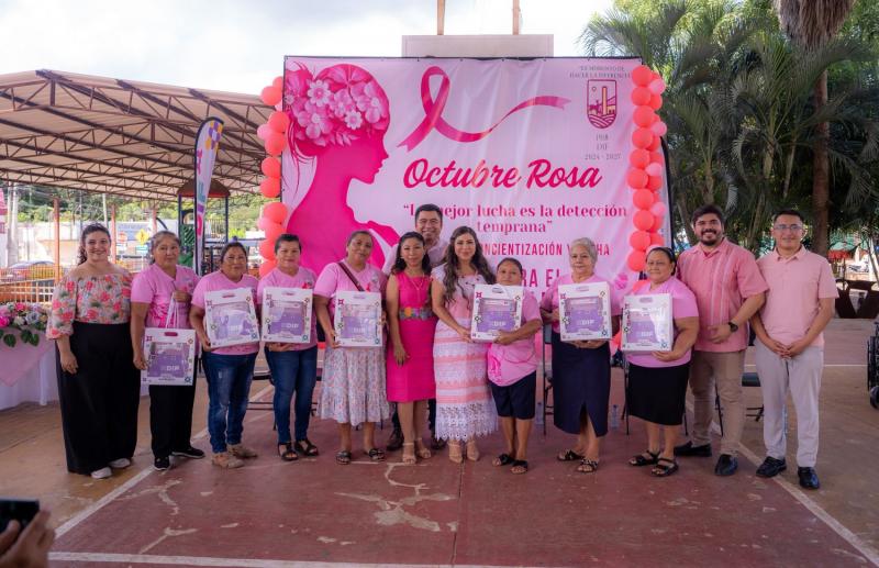 DIF Yucatán lleva la Agenda Rosa a Tzucacab: entrega prótesis mamarias