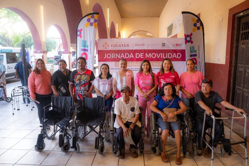 Tekax se ilumina de esperanza con la Caminata de Luz del DIF Yucatán