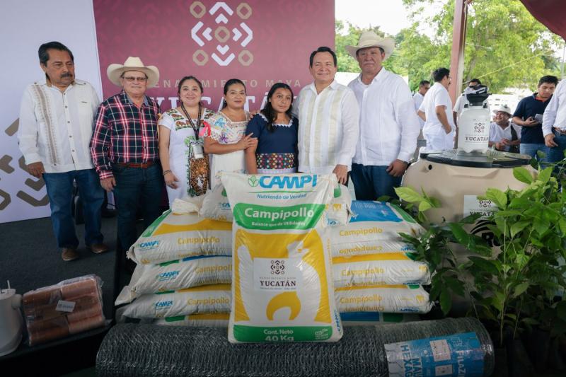 Marta Cecilia cosía con una máquina "antigüita"; hoy recibió una nueva y va a enseñar el oficio a sus hijas: 1,076 apoyos para mujeres de 41 municipios