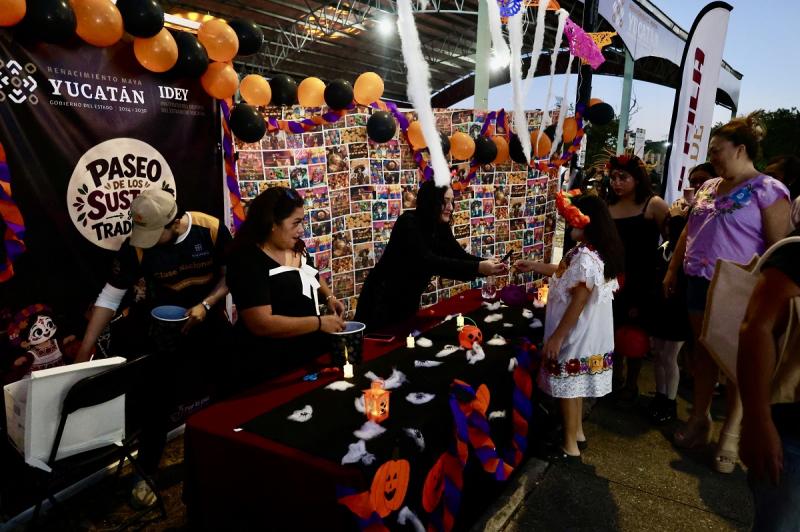 Paseo de los Sustos y Tradición reúne a más de cinco mil personas