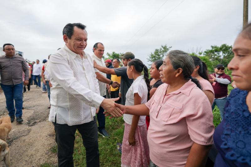 Llevaban 30 años pidiendo su camino; el Gobernador adelantó la obra casi tres semanas: arranca la reconstrucción Tixcancal-Chan Cenote-Trascorral, con 9 millones de pesos para 5,178 habitantes