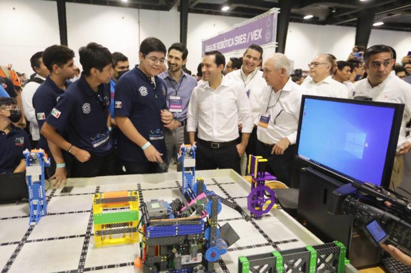 Estudiantes yucatecas tendrán becas del 100% al estudiar carreras en ingenierías