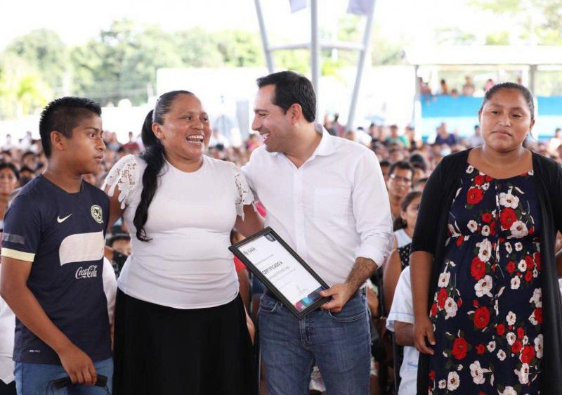 Familias del sur de Mérida reciben su certificado de Certeza Patrimonial