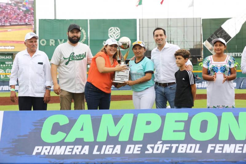 Finaliza con éxito el primer Torneo de Sóftbol Femenil Estatal "Liga del Cambio"