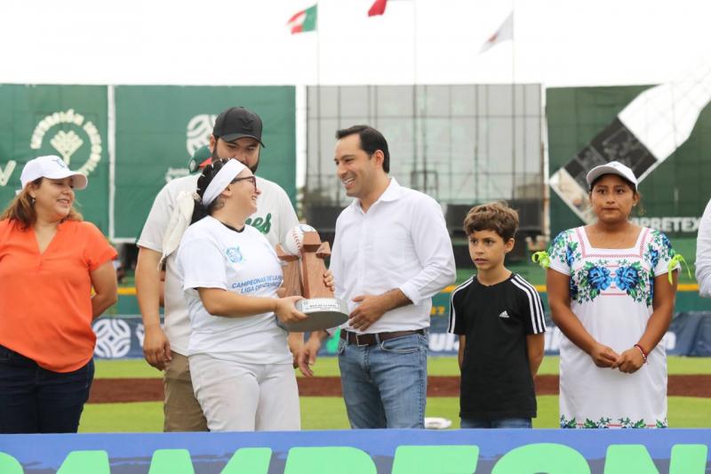 Finaliza con éxito el primer Torneo de Sóftbol Femenil Estatal "Liga del Cambio"