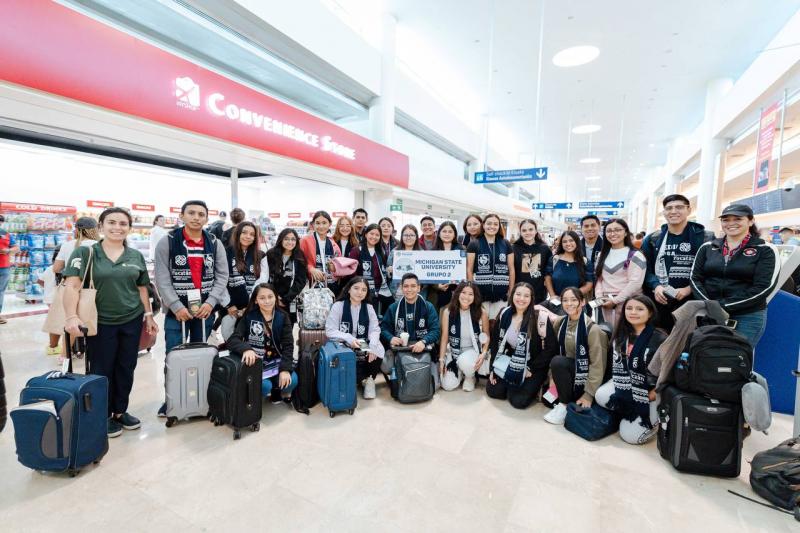 Estudiantes yucatecos viajan a Estados Unidos para fortalecer el idioma ingles en la Universidad de Michigan State University
