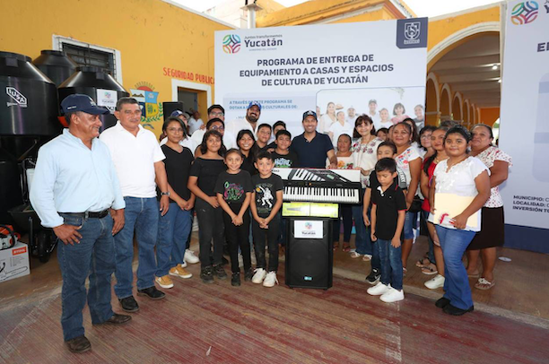 Familias de Calotmul mejoran su calidad de vida con apoyo del Gobernador Mauricio Vila Dosal