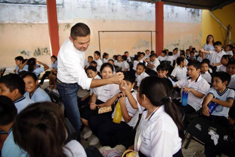 El programa Impulso Escolar llega a los municipios de Tecoh y Kanasín para respaldar la economía de familias yucatecas
