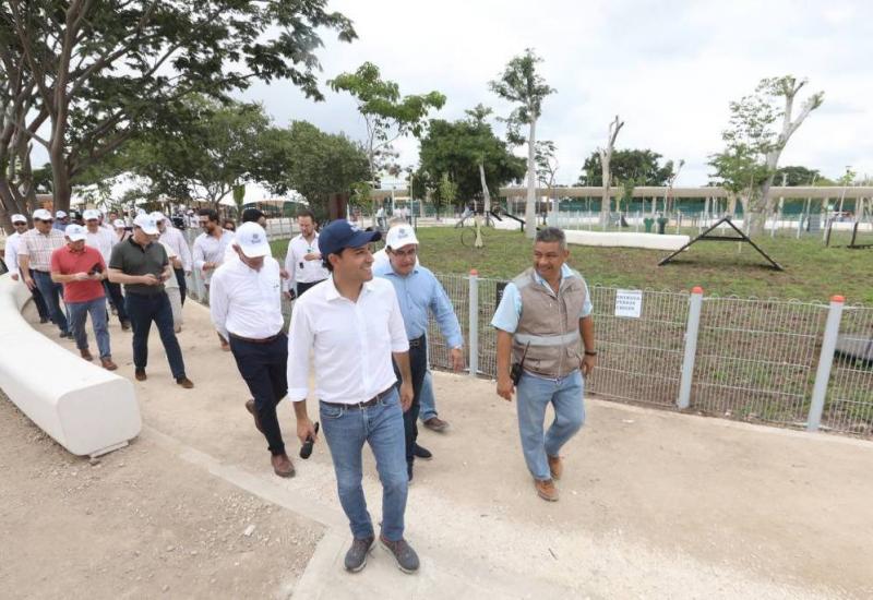Junto con empresarios yucatecos, el Gobernador Mauricio Vila Dosal constata que el Gran Parque La Plancha ya es el mejor del país
