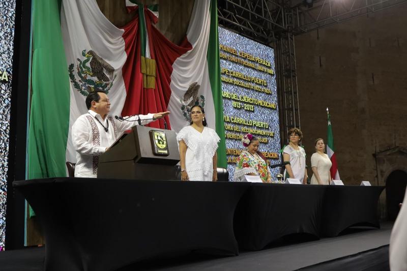 Rinde Joaquín Díaz Mena Compromiso Constitucional como Gobernador del Estado de Yucatán