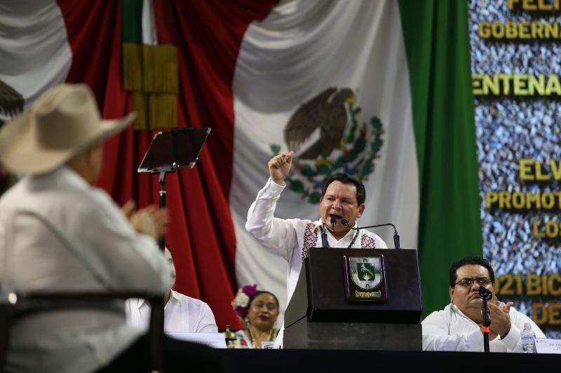 Rinde Joaquín Díaz Mena Compromiso Constitucional como Gobernador del Estado de Yucatán