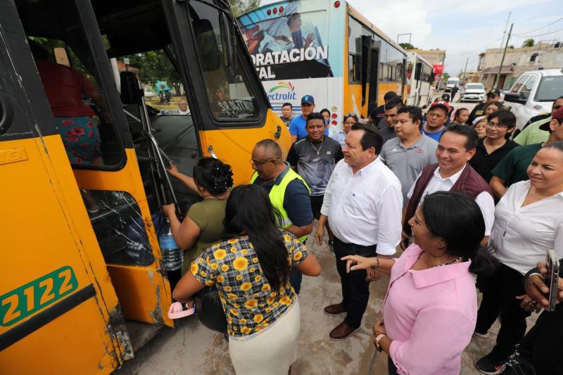 Supervisa el Gobernador Joaquín Díaz Mena las labores de evacuación en la costa yucateca