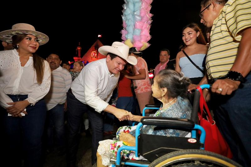 Artesanas y emprendedoras reciben el respaldo del Gobernador Joaquín Díaz Mena