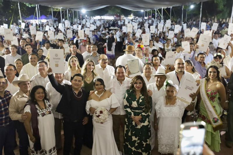 Más de 400 parejas formalizaron su unión en Xmatkuil