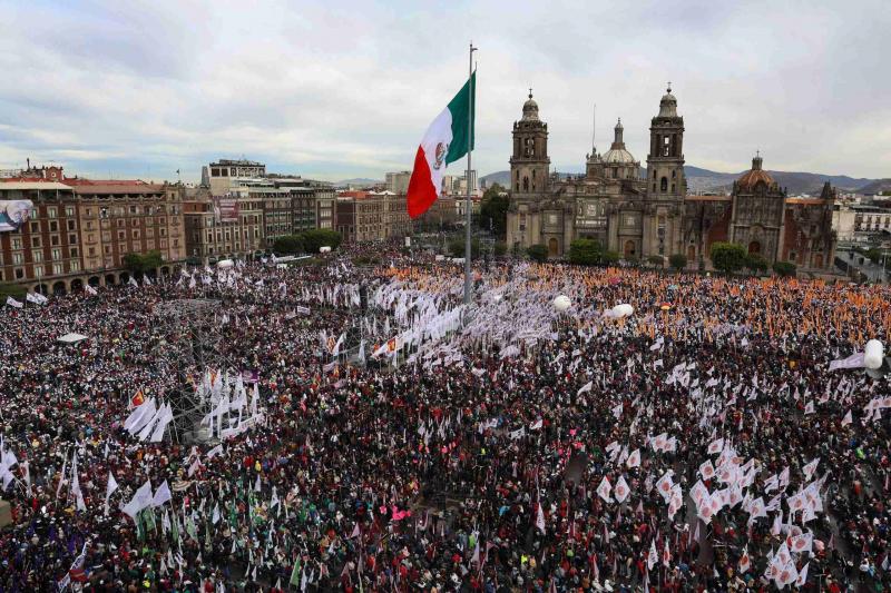 Acude Díaz Mena al informe de 100 días del gobierno de la Presidenta ...