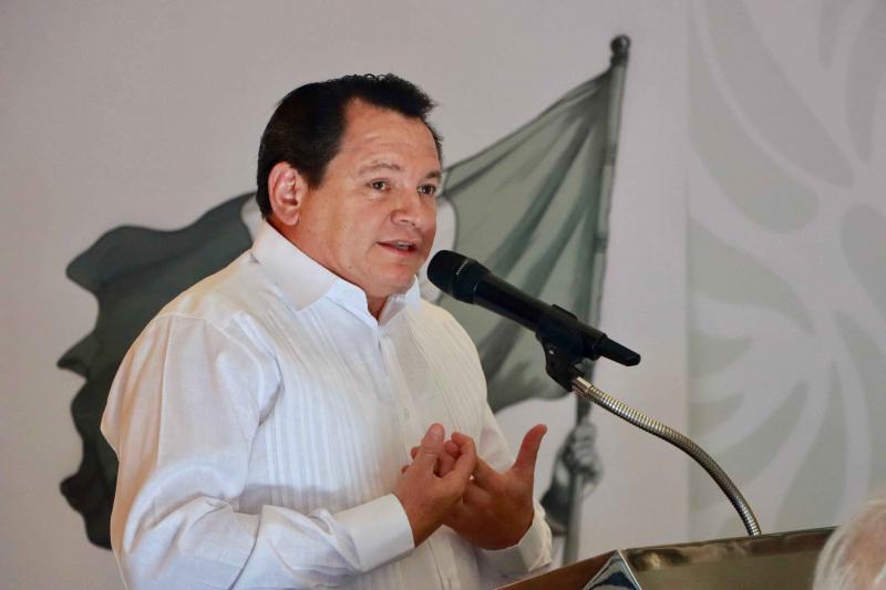 Firman convenio para garantizar viviendas dignas para las familias de Yucatán