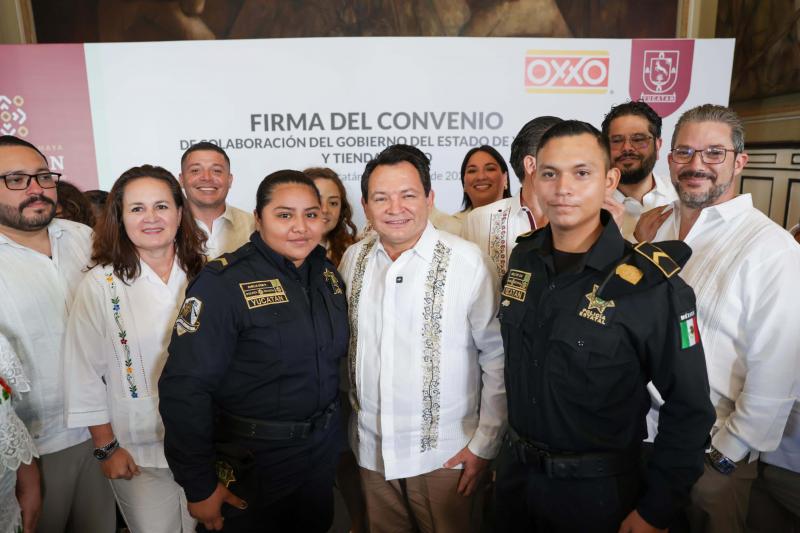 HACE ALIANZA GOBIERNO DE YUCATÁN CON GRUPO OXXO