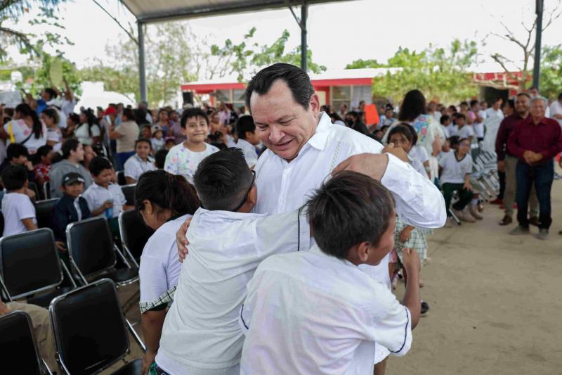 GOBIERNO DEL ESTADO CONSTRUYE LA NUEVA ESCUELA SECUNDARIA FEDERAL NÚMERO 17 "ROGER HERVÉ AGUILAR SALAZAR" EN KANASÍN