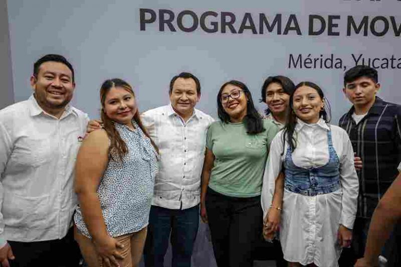 Cien estudiantes yucatecos viajarán becados a Canadá