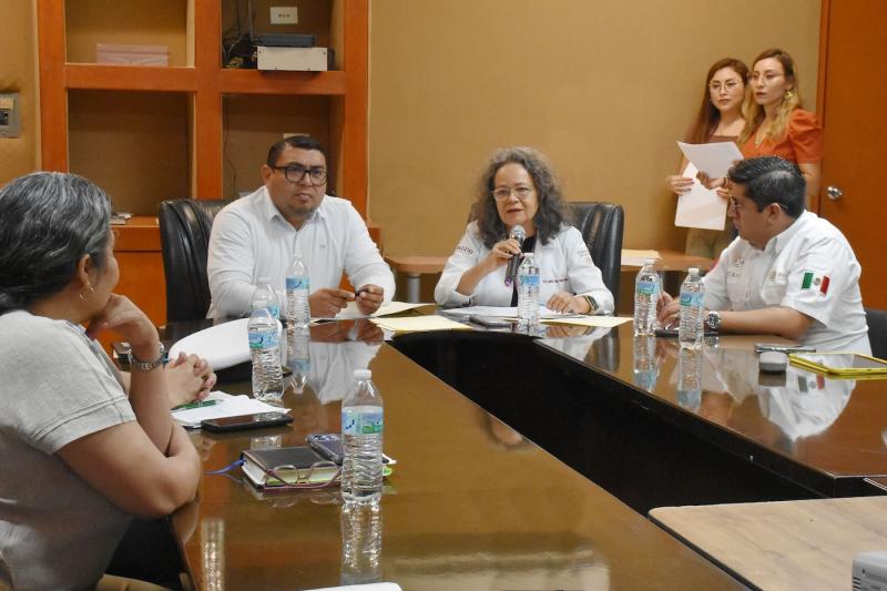 Gobierno de Yucatán intensifica monitoreo por presencia de microalgas en la costa