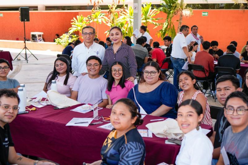 Más de 500 jóvenes participan en mesas de consulta de Juventudes Renacimiento