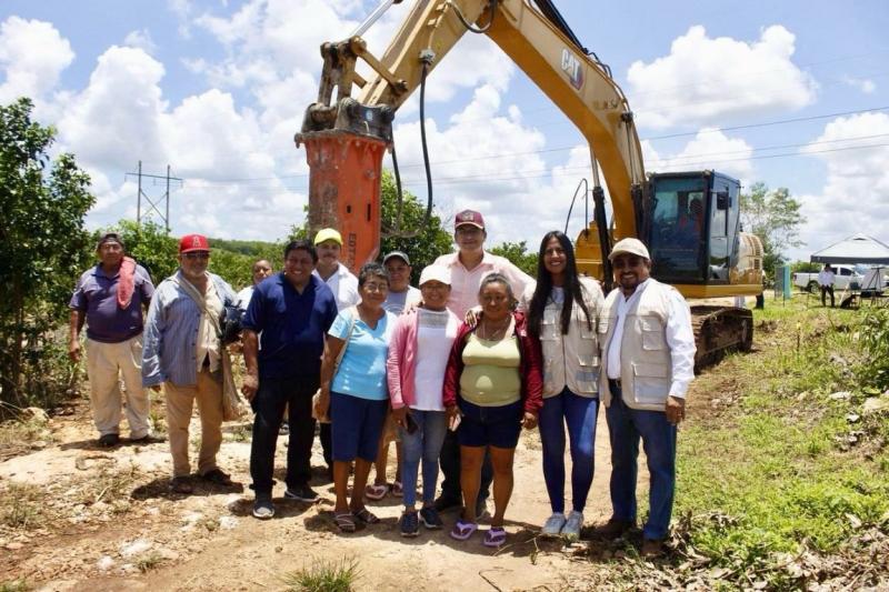Yucatán consolida obras en beneficio de campesinas y campesinos  
