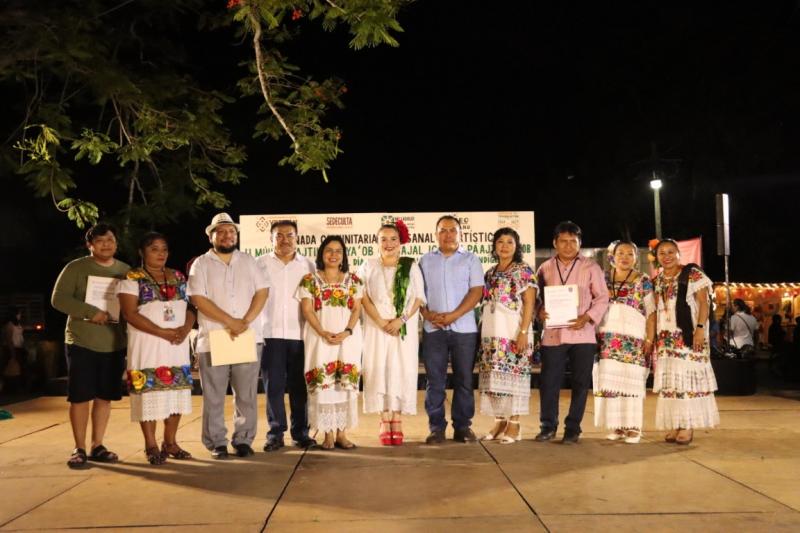 Con pasarela, jarana y artesanías, Yucatán honra al pueblo maya