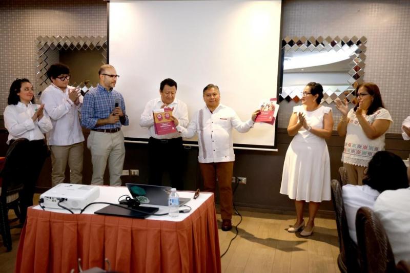 Segey presenta libros de texto innovadores para preparatorias estatales