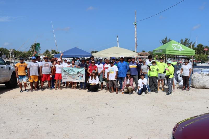 Gobierno y ciudadanía se unen para sanear manglares en Dzilam de Bravo