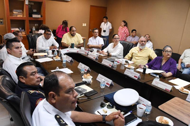 Mantienen vigilancia permanente de la marea roja en playas de Yucatán