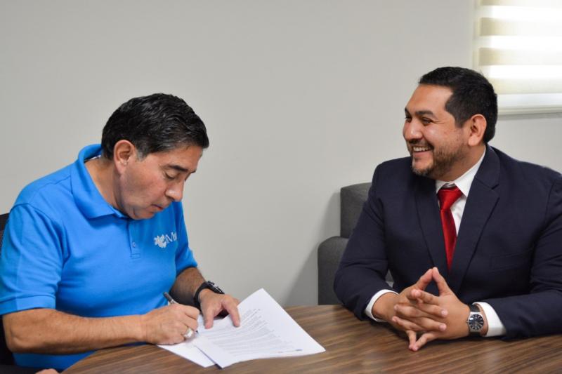 Firman UPY y Grupo Mundo Maya acuerdo para formación de talento