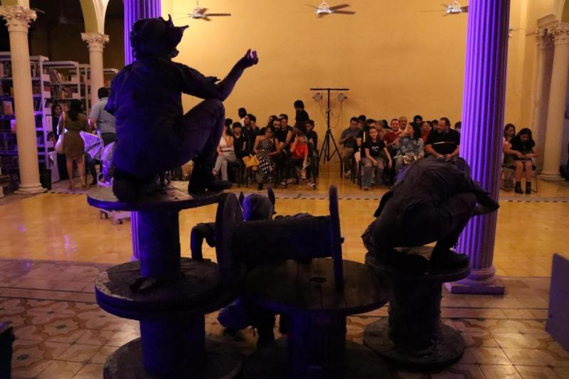 Biblioteca Manuel Cepeda Peraza se transforma en escenario teatral con "Onix"