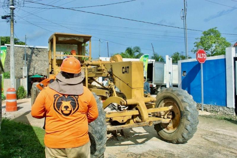 Gobierno del Estado mejora calles y movilidad en Kinchil y Cantamayec