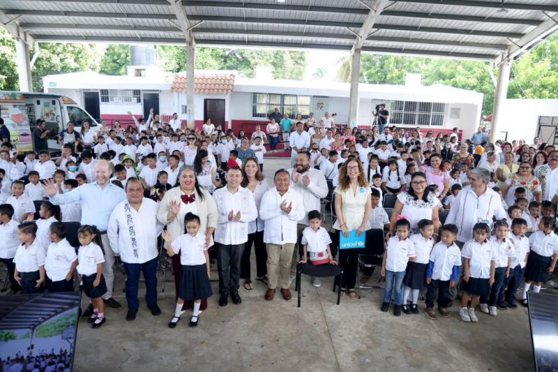 Nutrimóvil lleva talleres de cocina saludable a escuelas de Mérida  