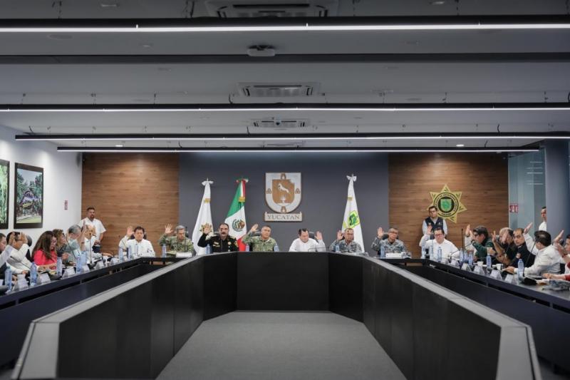 Gobernador Joaquín Díaz Mena llama a no bajar la guardia ante temporada de ciclones