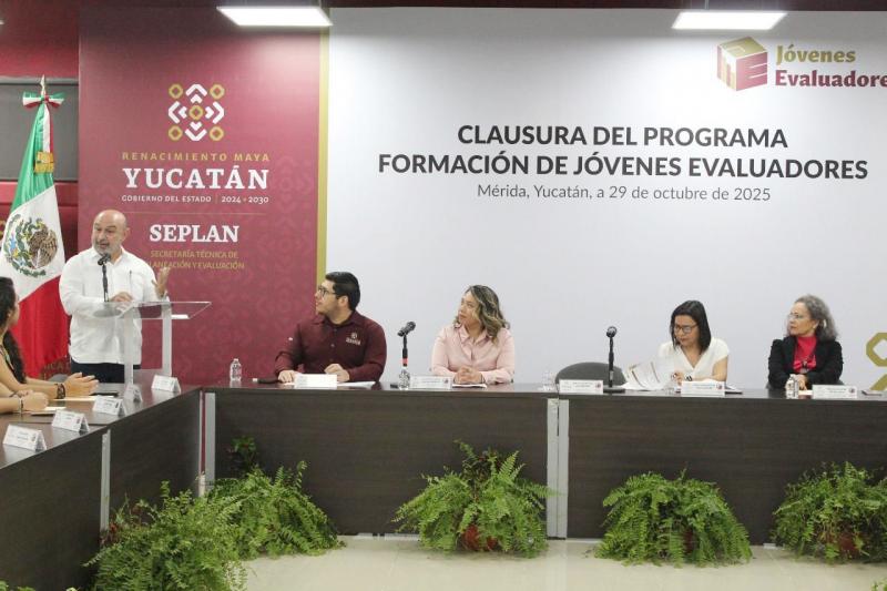 Jóvenes fortalecen la cultura de la evaluación pública en Yucatán