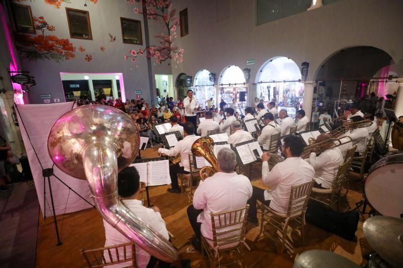 Pasaje Picheta vive una noche de tradición y música