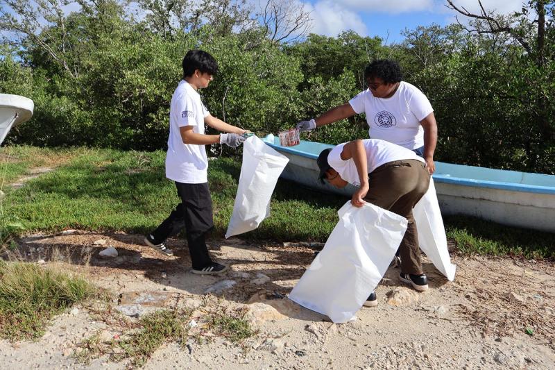 Unen esfuerzos por un Río Lagartos más limpio y sustentable