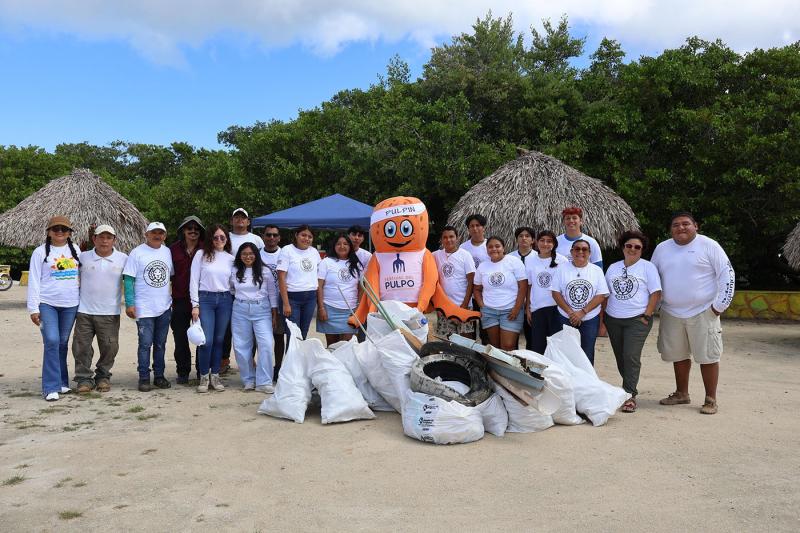 Unen esfuerzos por un Río Lagartos más limpio y sustentable