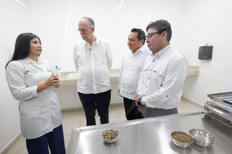 Gobierno de Yucatán y Sader evalúan nueva biofábrica para combatir gusano barrenador