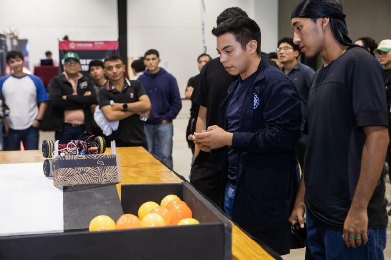 Talento de la niñez y juventud brilla en el Concurso de Robótica 2025